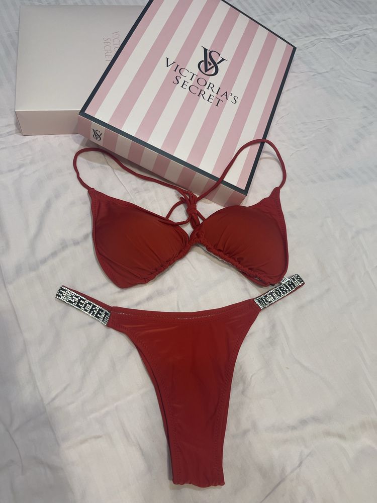 Costum de baie