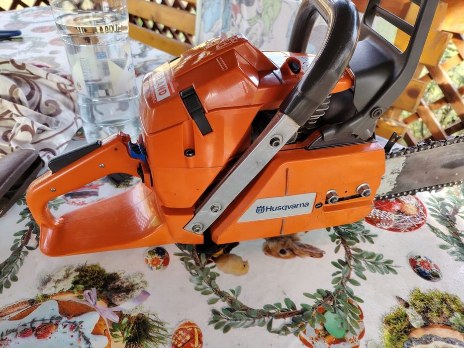 Vând drujbă Husqvarna