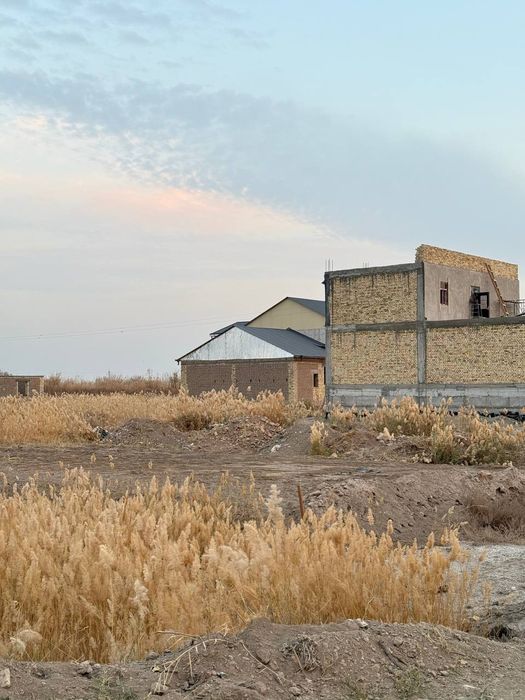 Угловойда 460 м² жой урни сотилади