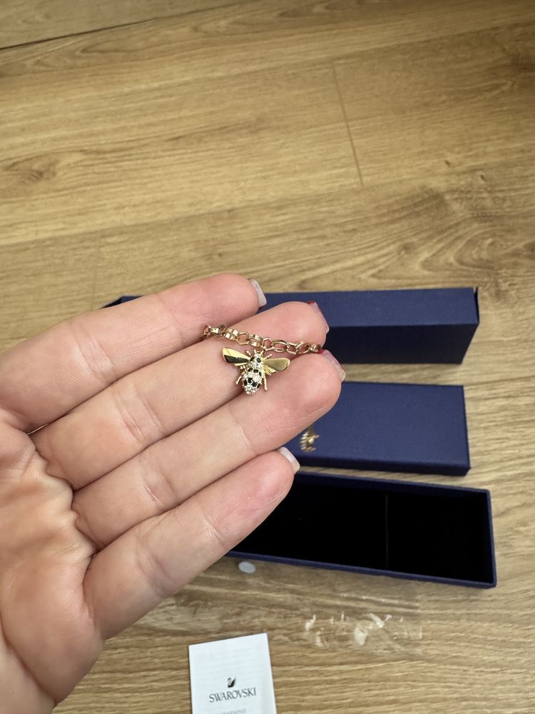 Гривна swarovski с магнитно закопчаване