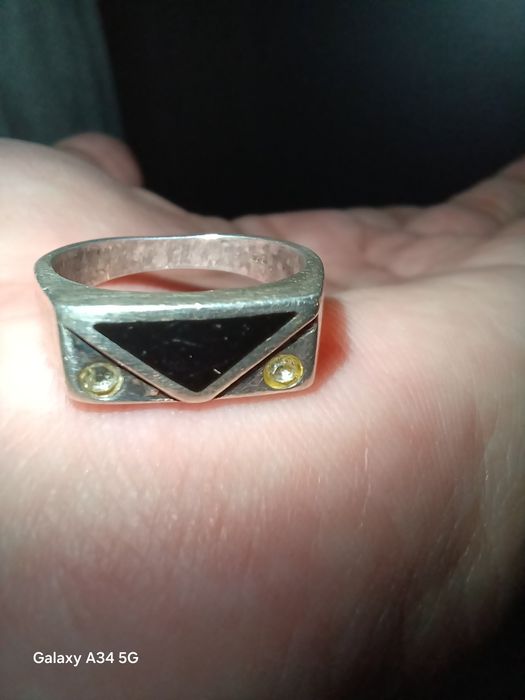 Продаётся кольцо серебро