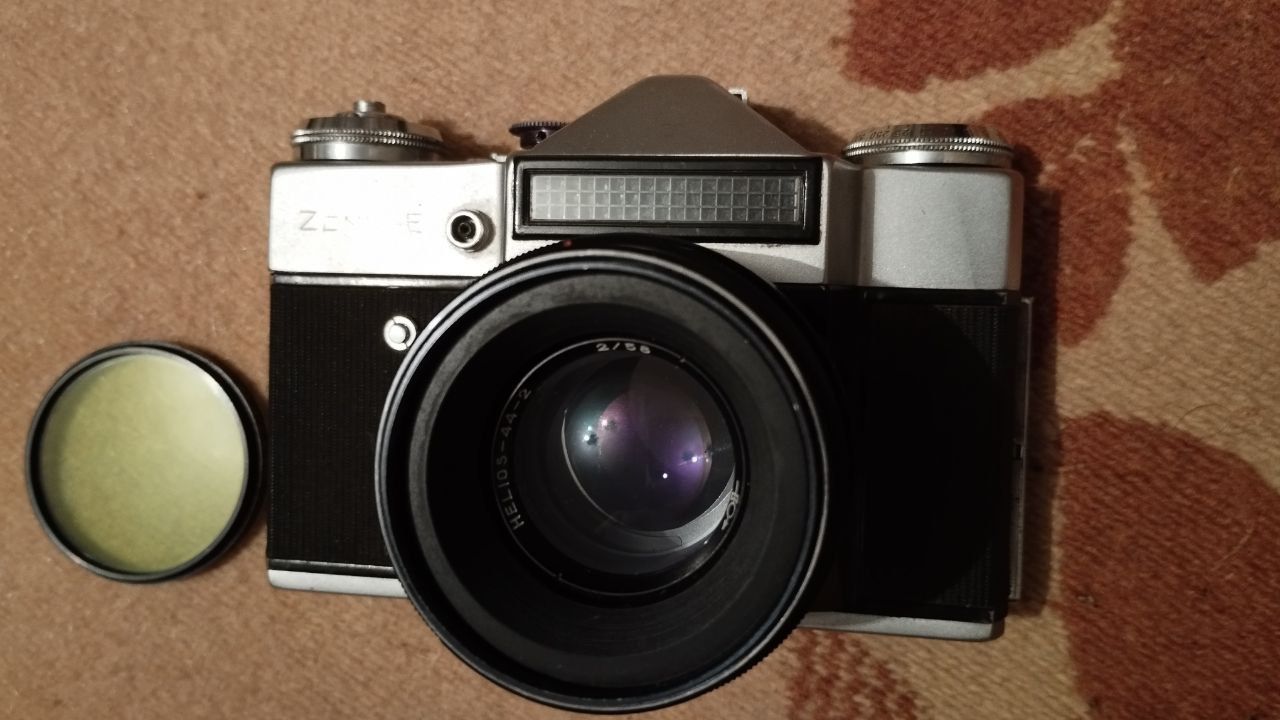 Советский фотоаппарат ЗЕНИТ-Е
