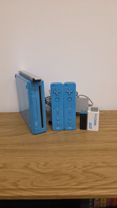 Nintendo Wii Modat, 600 jocuri, 2 Manete, Accesorii + HDMI