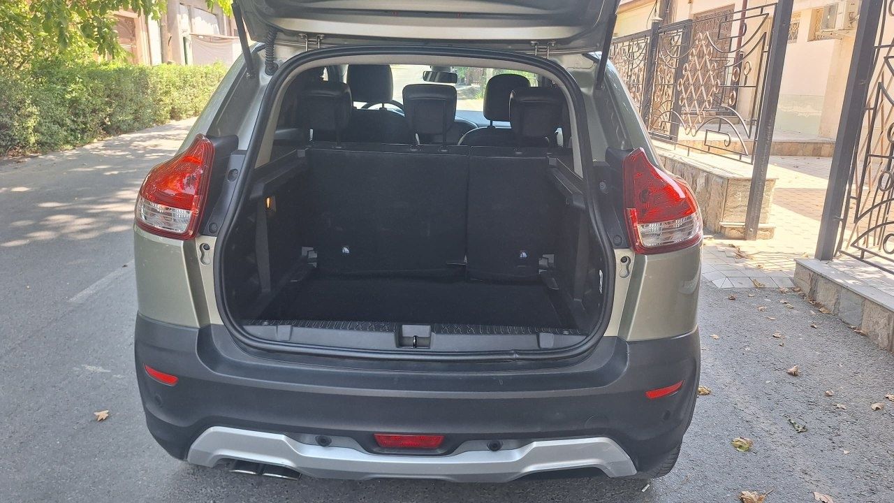 Срочно продаётся автомобиль Lada XRay Cross