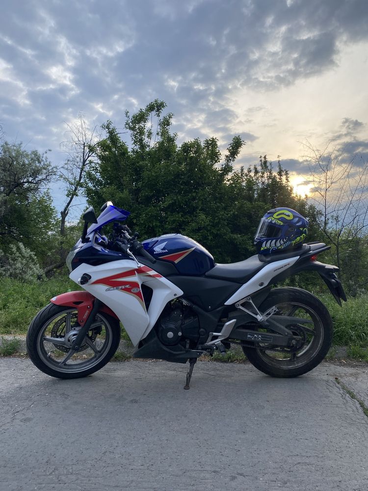 Honda cbr250r, 2013, ABS, foarte buna, permis A2