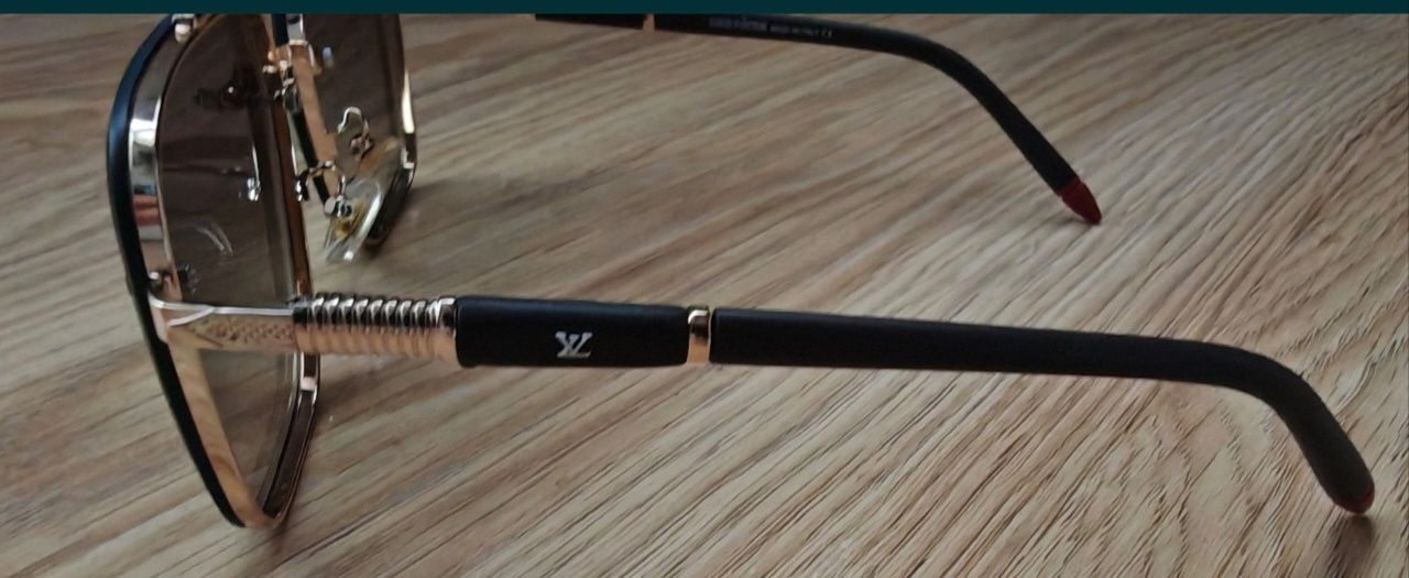 Униcekc стилни слънчеви очила Louis Vuitton