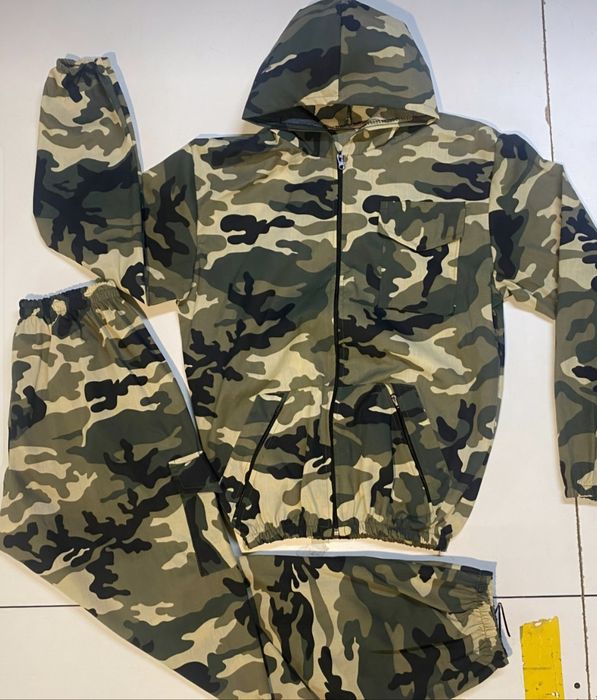 Лёгкий костюм для активного отдыха