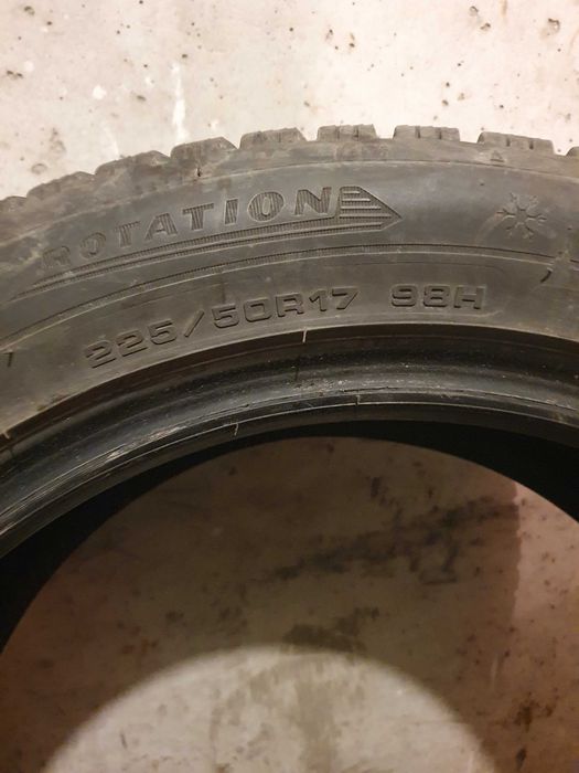 2 бр. 225/50/17 Dunlop Winter Spot 5, зимни гуми