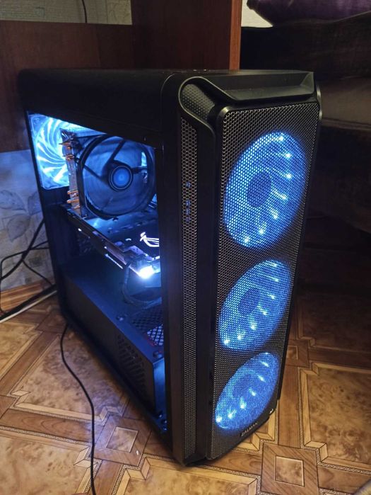 Игровой компьютер и монитор