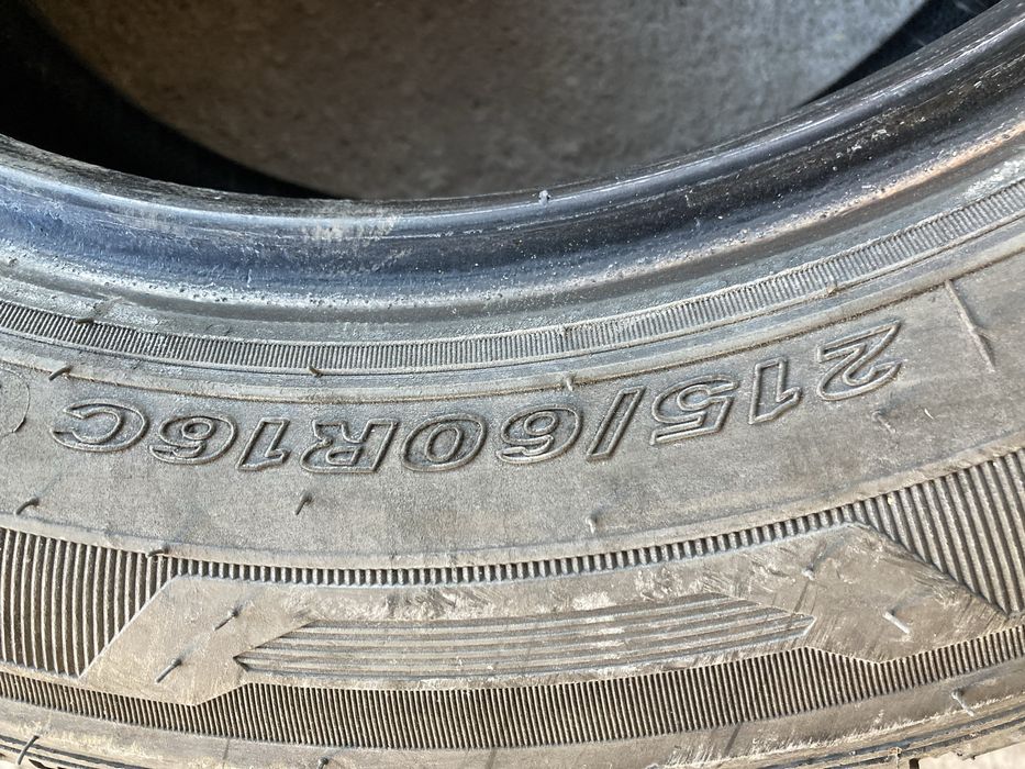 Гуми за бус 215-60-16 C