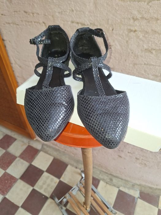 Sandale negre Fox,mărime 37