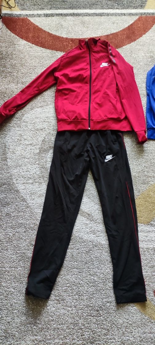 Комплекти Nike Sportswear