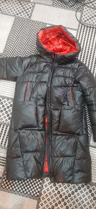 Продам зимнюю куртку очень тёплую, отличного качества.
