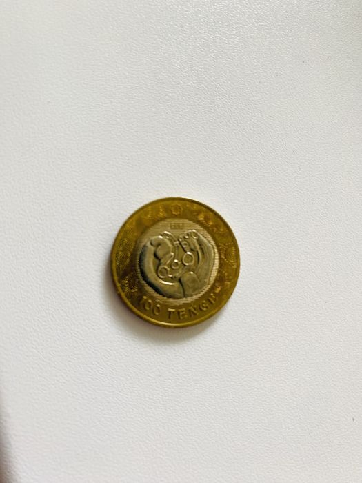 Продам монету 100 тенге
