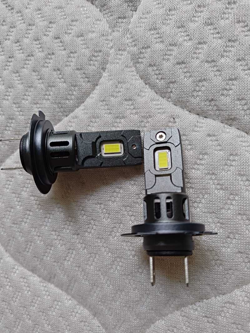 мини H7 LED Крушка за Автомобилни Фарове - 200W 6500K, вентилатор