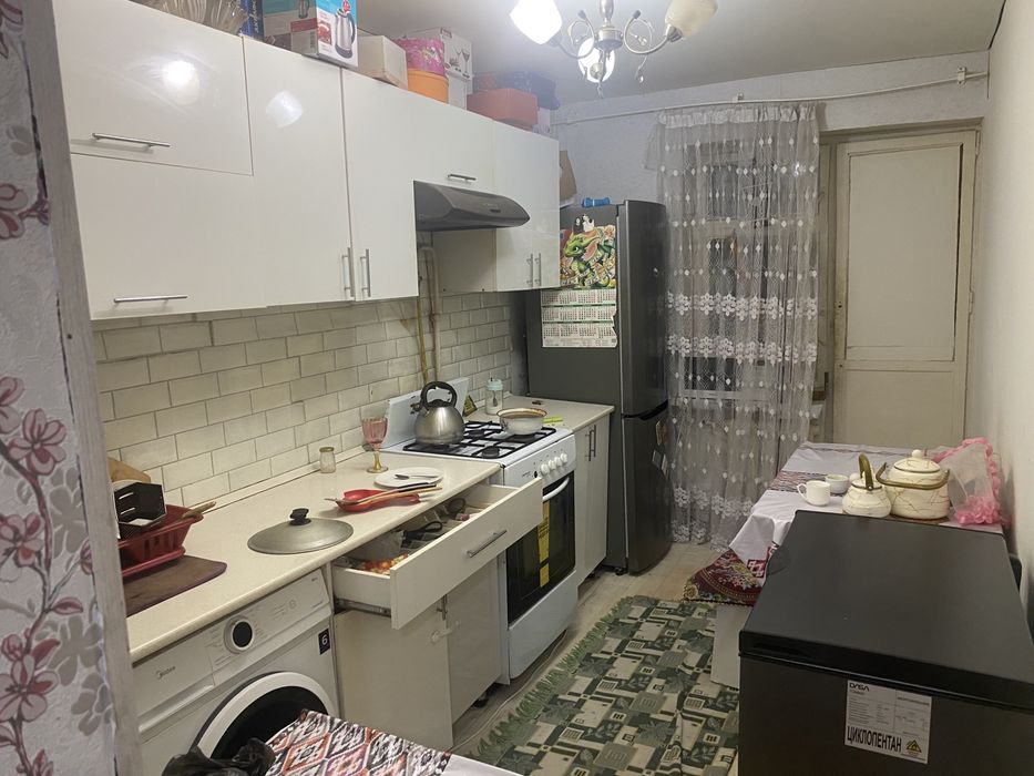 Квартира 1 комнатная большая , с мебелью и космитический ремонтам и тд