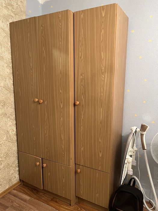 Продам старый шкаф