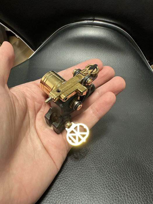 Aparat de tatuat Dan Kubin v3r