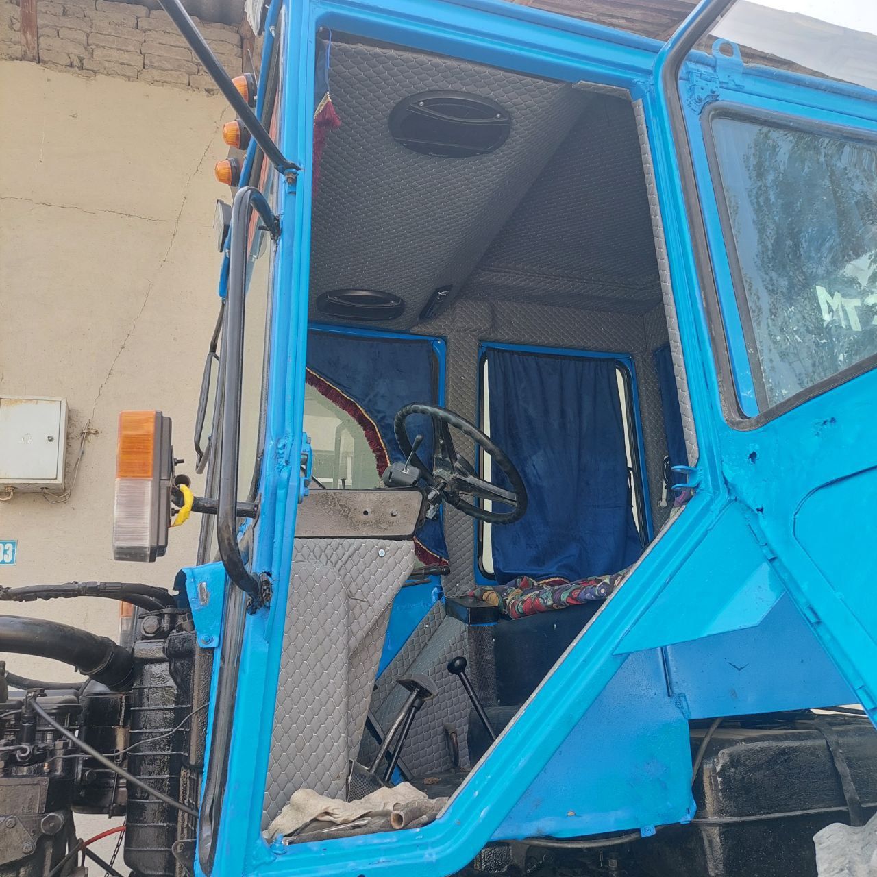 MTZ 80 sotiladi xolati yaxshi