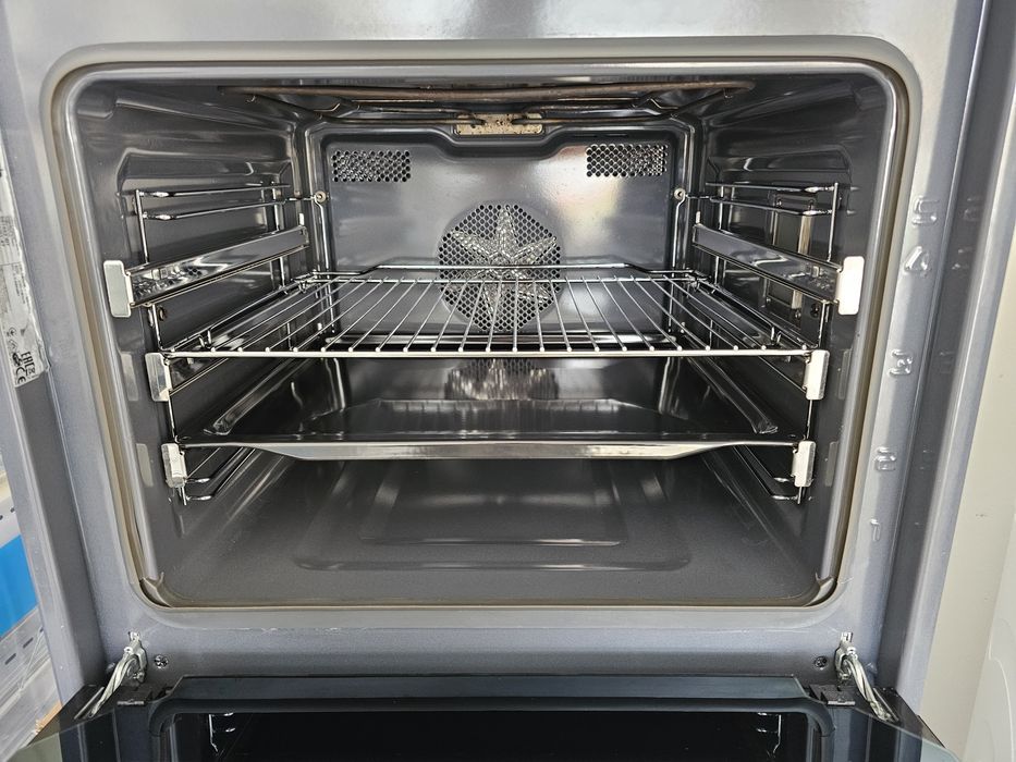 Фурна за вграждане с пара GORENJE