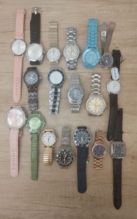 Lot de 18 ceasuri fashion