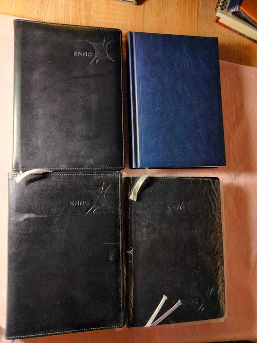 Продам ежедневники 2 штуки