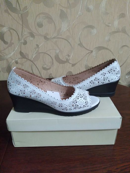 Продам туфли летнии