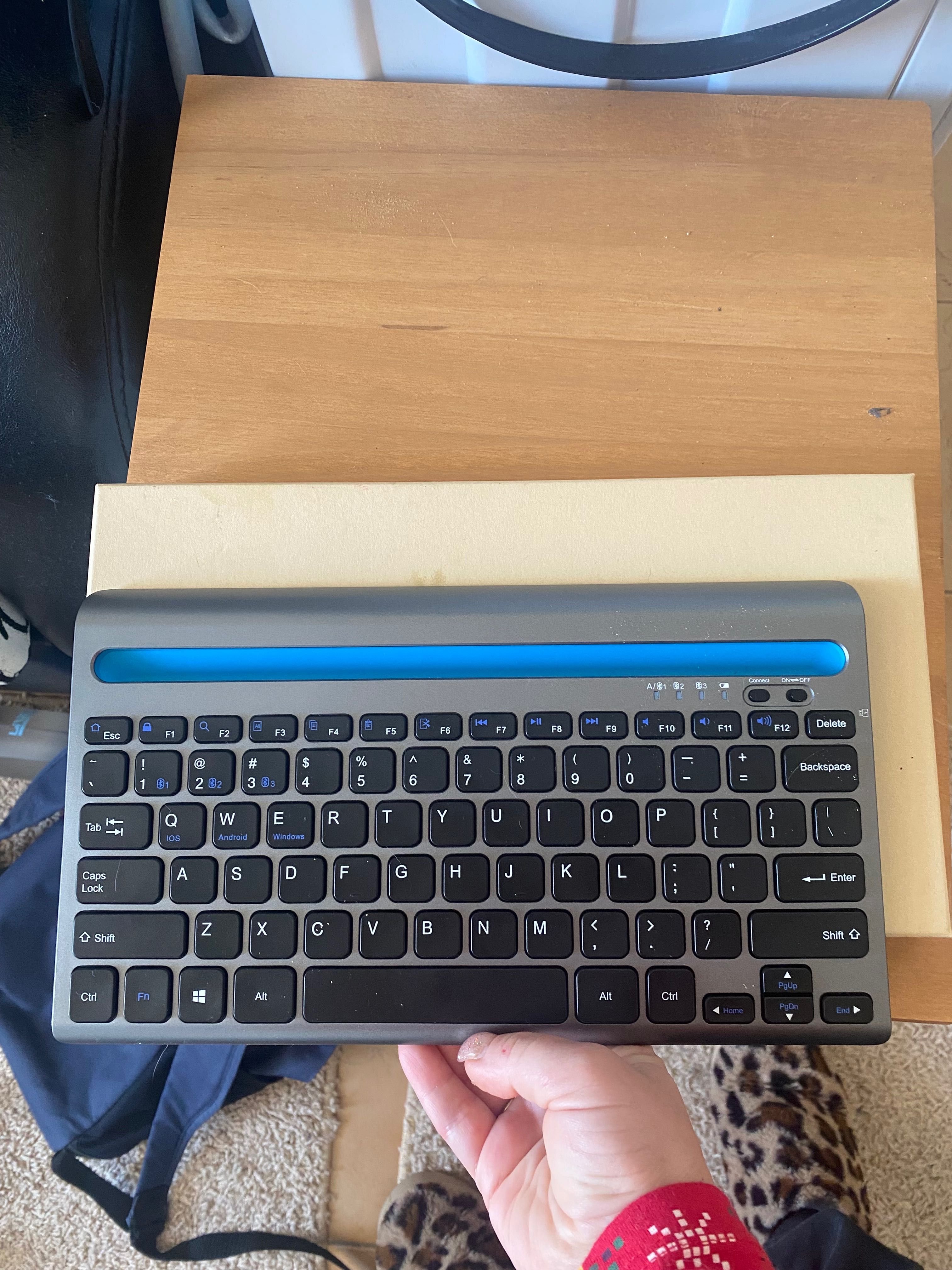 нова Bluetooth клавиатура