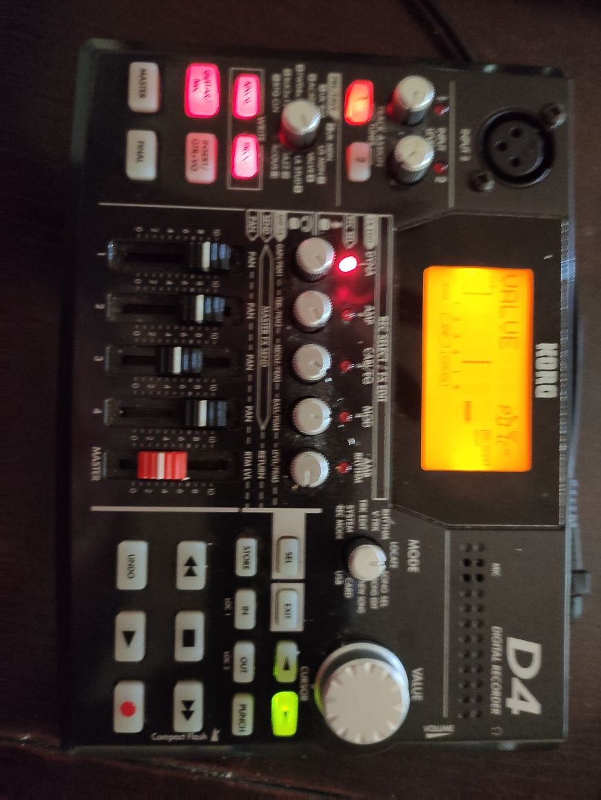 Korg D4 Multitracker