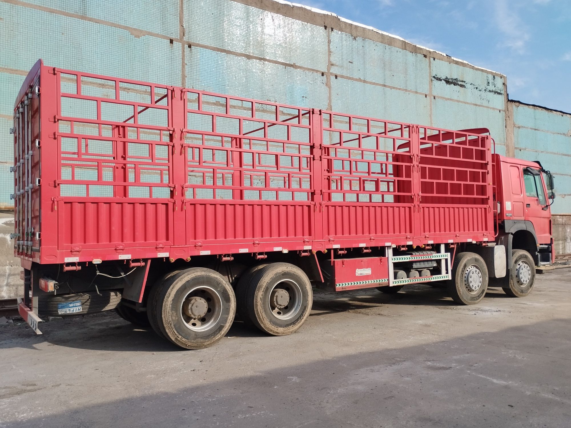 2020 HOWO БОРТОВОЙ Sinotruk 8*4 дизель сороконожка 40тн