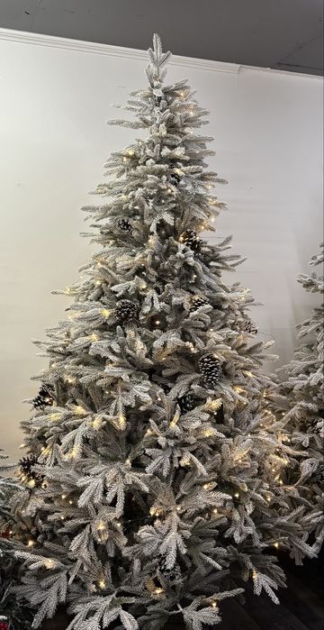 Ёлки Астана в подарок игрушки и гирлянды 8 метров