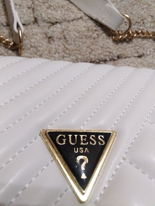 Дамска чанта Guess