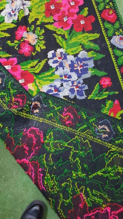 Carpete de perete vechi lucrate manual !!stare perfecta!