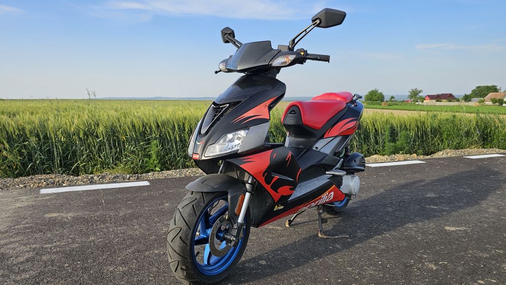 Scuter Aprilia SR50 Factory 2007, Carburație
