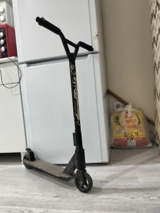 Трюковой самокат старый