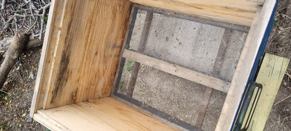 Cutii stupi ,fund antivarroa cu cat de 3/4