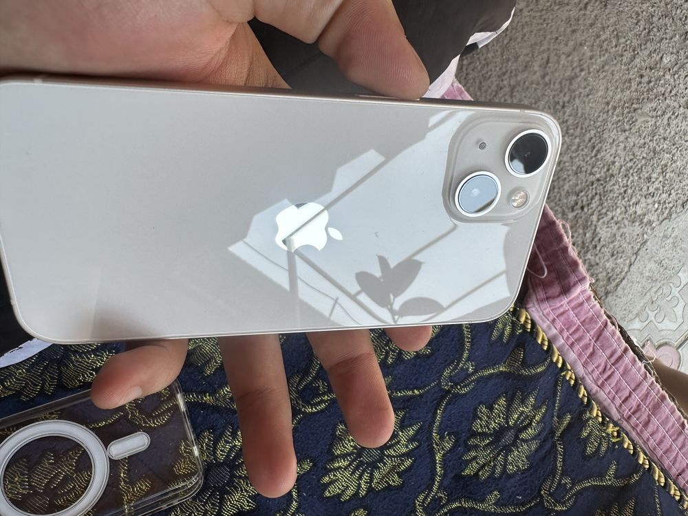 iPhone 13 в отличном состоянии с коробкой Айфон 13
