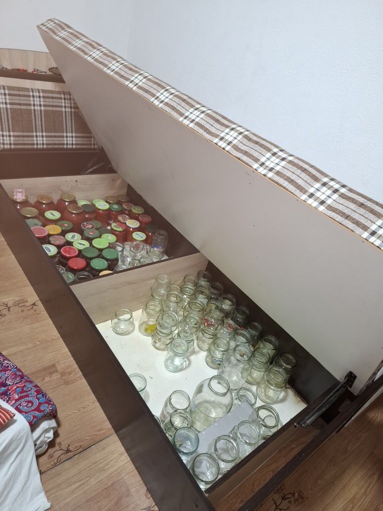 Кровать б/у за 600000 сум
