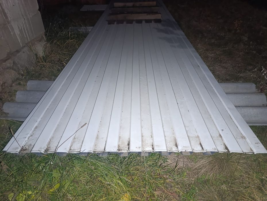 Профнастил профлист 5 штук  состояние нового за одну штуку 10 000