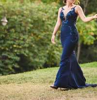 Абитуриентска / абсолвентска тъмно синя рокля с ръчна бродерия русалка