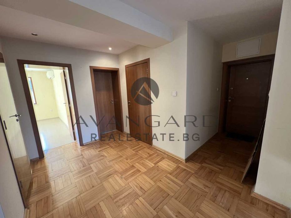 Продава се Тристаен апартамент в Пловдив, Център - 117 кв.м за 2436 €/кв.м - Снимка #10