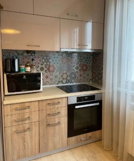 Дава се под наем Тристаен апартамент в София, Център - 105 кв.м за 561 € - Снимка #2