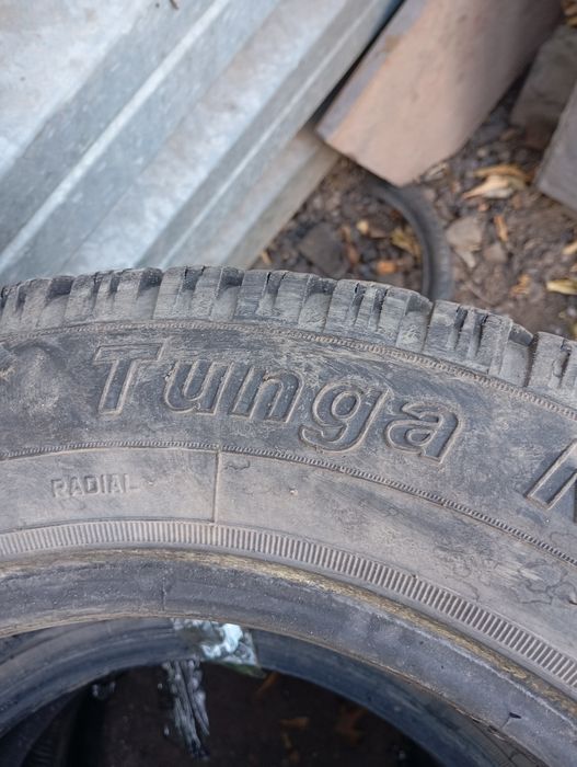 Продам комплект шин зимних