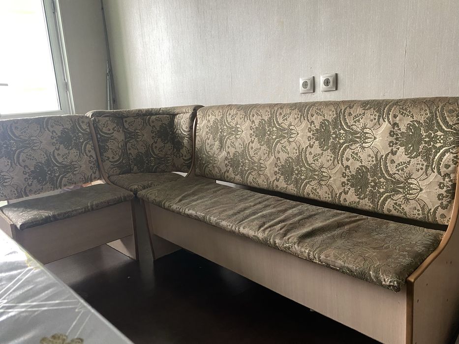 Отдам даром кухонный  уголок