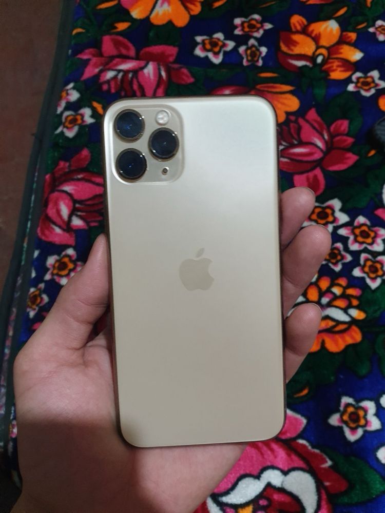 Iphone 11 pro gold rangda
