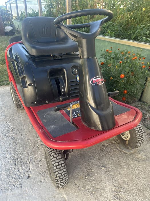 Vand/schimb tractor tuns iarba