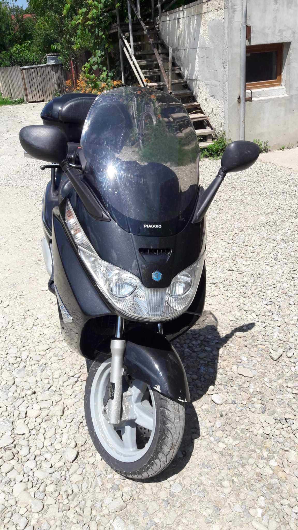 Maxiscuter Piaggio X8-200cmc