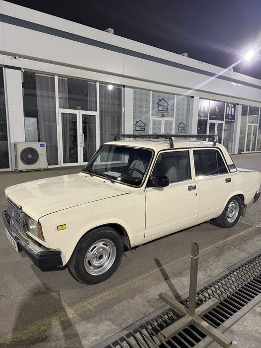 Vaz 2107 sotiladi