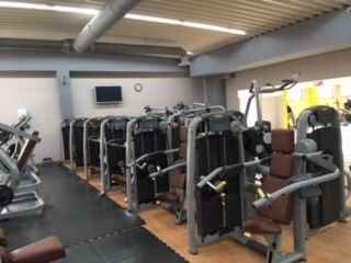 Sala fitness completa technogym