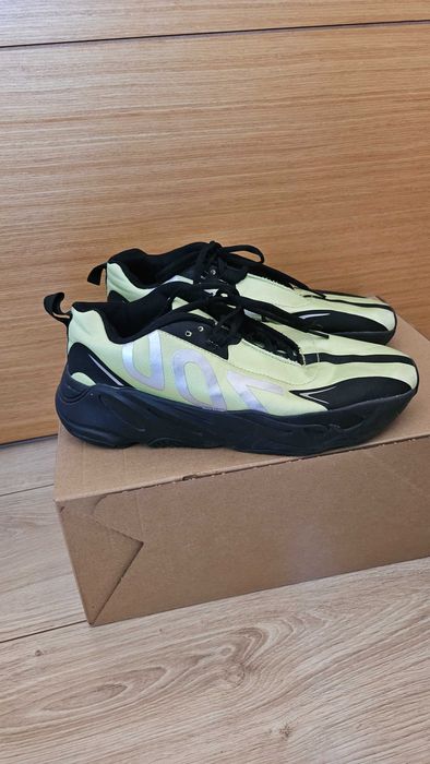 Маратонки adidas